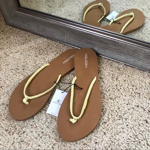 Volcom Flip-Flops NWT